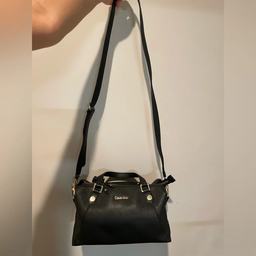 Calvin Klein leather bag - Picture 3 of 6